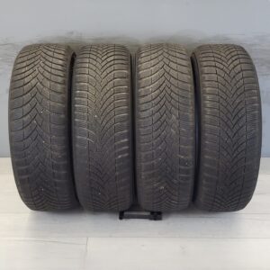 Anvelope 215/65 R17, iarna, Semperit, DOT 2021